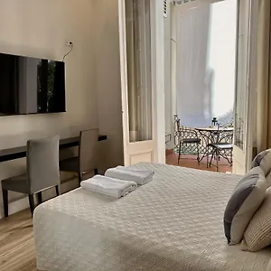 Casa Consell Gran Via, Πανσιόν