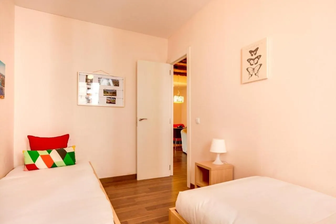 Modern 2 Bedroom Flat In Trendy Poble Sec Barcelona Apartment