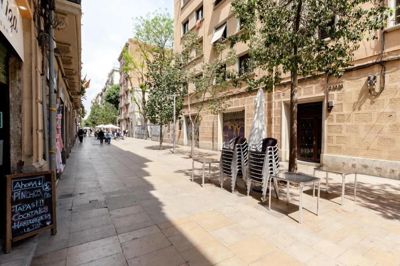 Modern 2 Bedroom Flat In Trendy Poble Sec Barcelona Spain