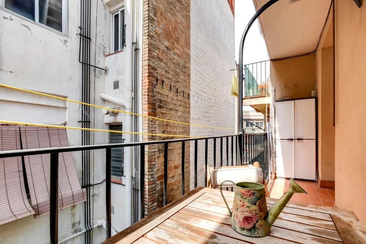 Modern 2 Bedroom Flat In Trendy Poble Sec Barcelona Apartment